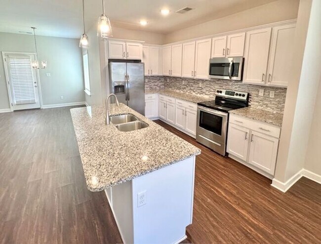 Building Photo - Now Leasing a 4-Bedroom 3 Bath Home In Som...
