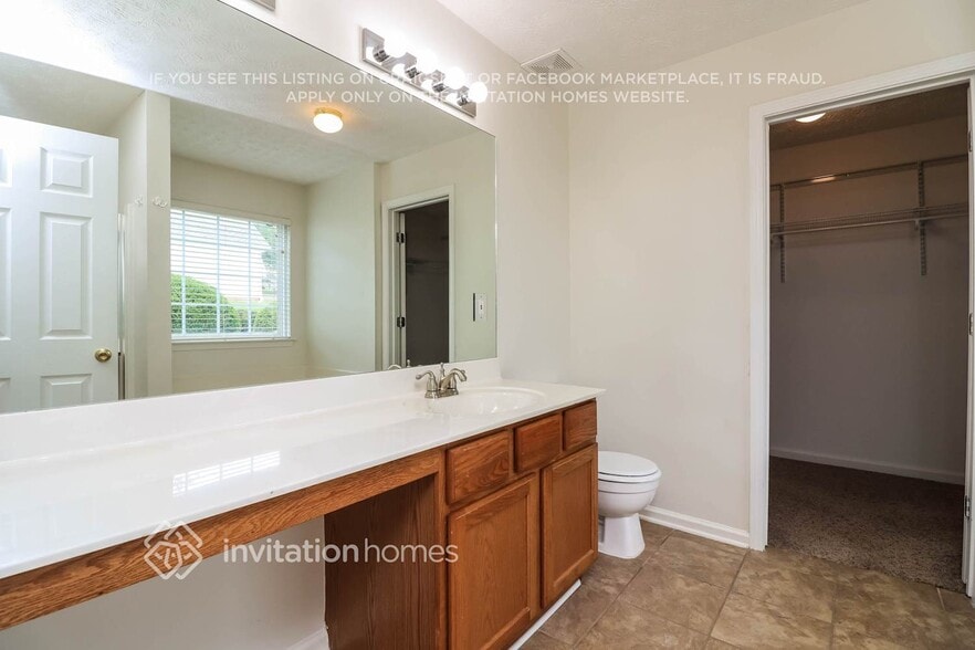 Building Photo - 603 River Knoll Ct
