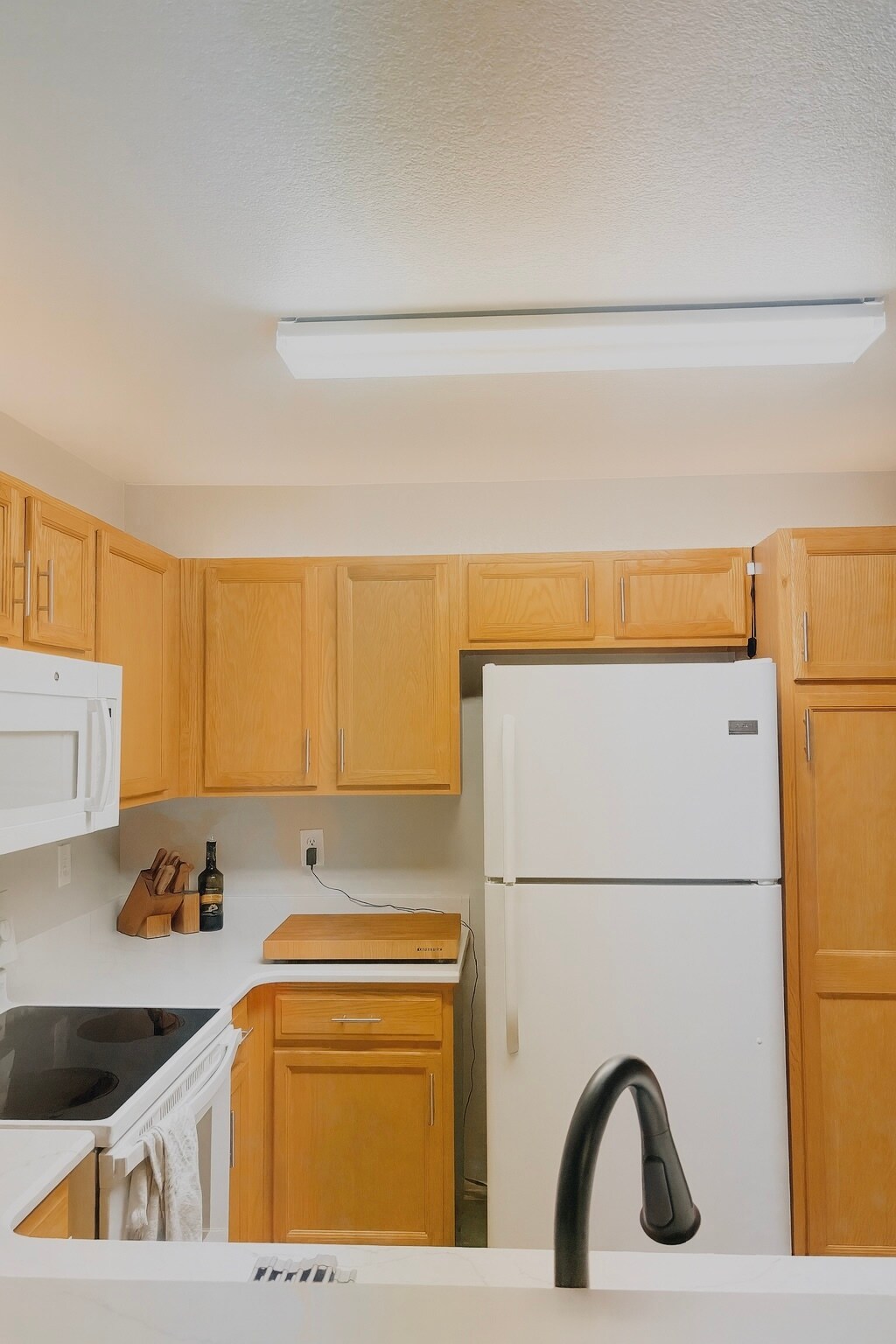 Building Photo - 3002 W Elizabeth St