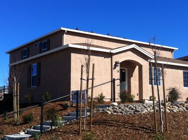 Corner lot - 829 Domain Way