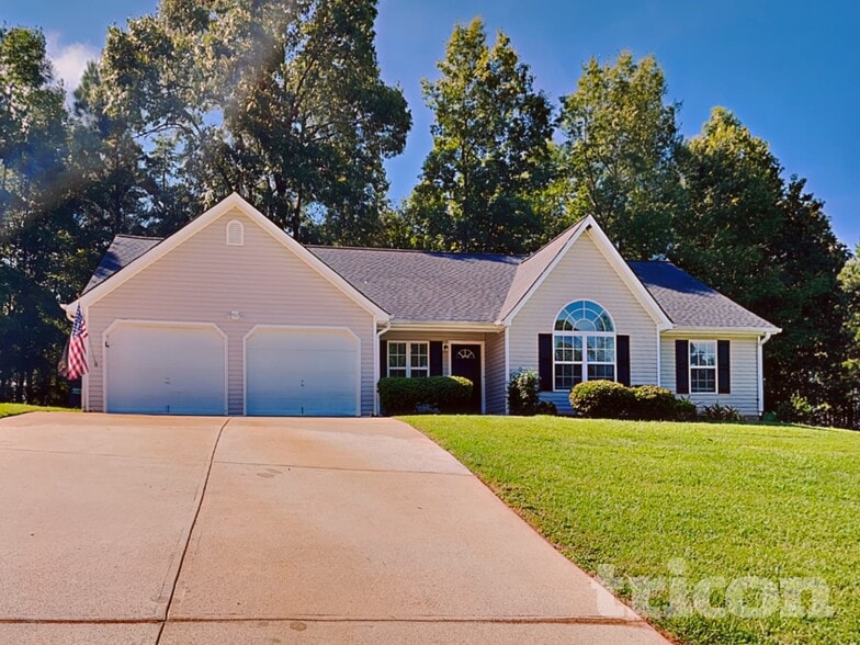 Building Photo - 82 Pinnacle Point Way