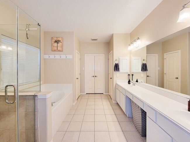 Building Photo - 17615 Forest Haven Trail