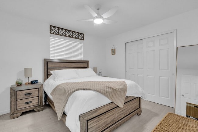 Building Photo - 9805 Sugarberry Dr