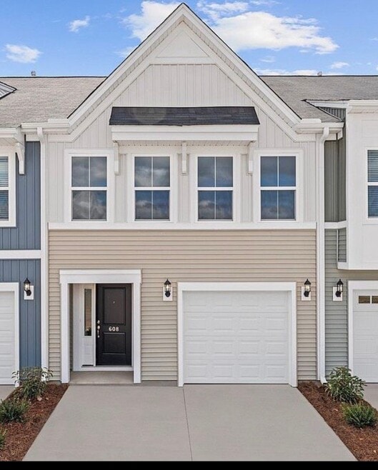 Building Photo - 3035 Kingsfield Rd