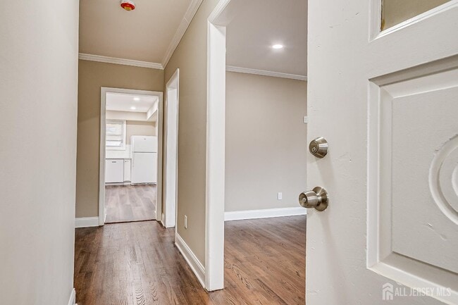 Building Photo - 93 Player Ave