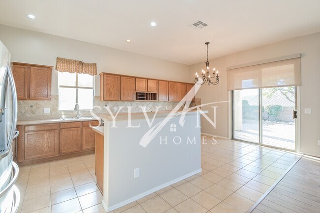 Building Photo - The living is easy in this 3 BR, 2 BA