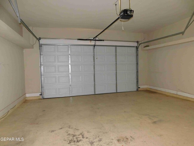 Building Photo - 13025 Birds View Cir