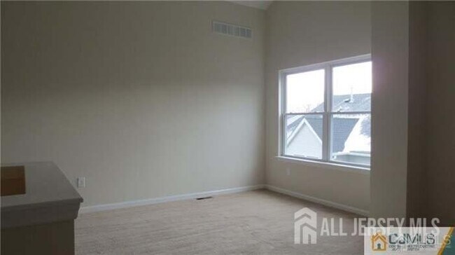 Building Photo - 28 Kensington Dr