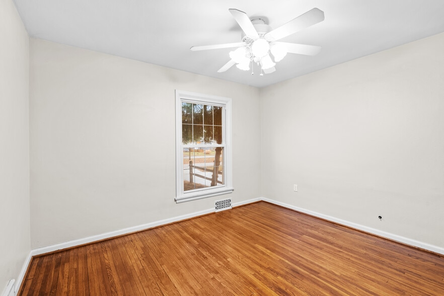 Building Photo - 511 Continental Blvd