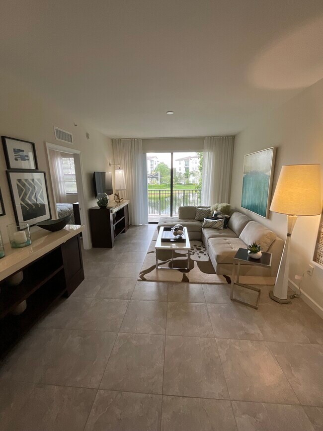 Building Photo - 10925 NW 47th Ln