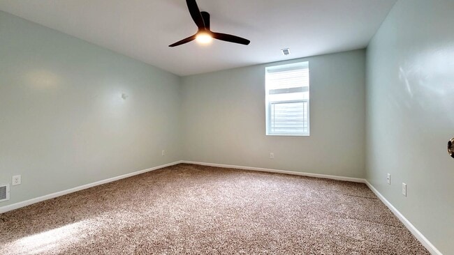 Building Photo - 1533 Tall Grass Prairie Dr