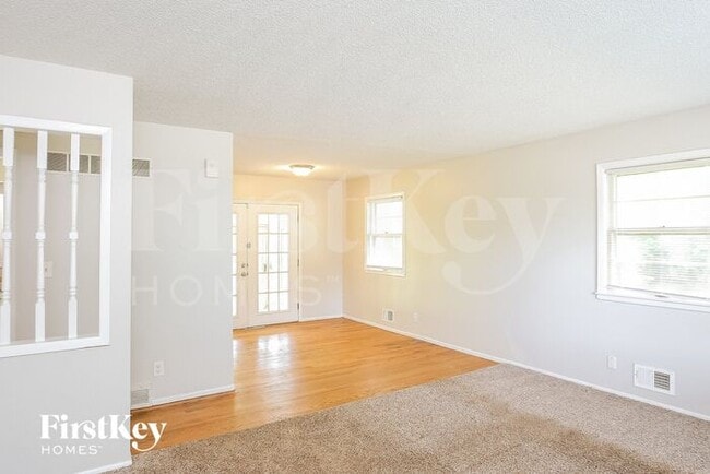 Building Photo - 1043 E Lexington Ave