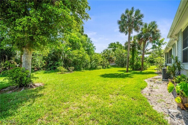 Building Photo - 6156 Lakefront Dr