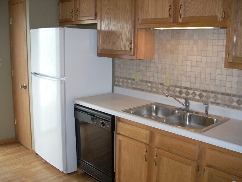 Building Photo - 603 Burton Ln