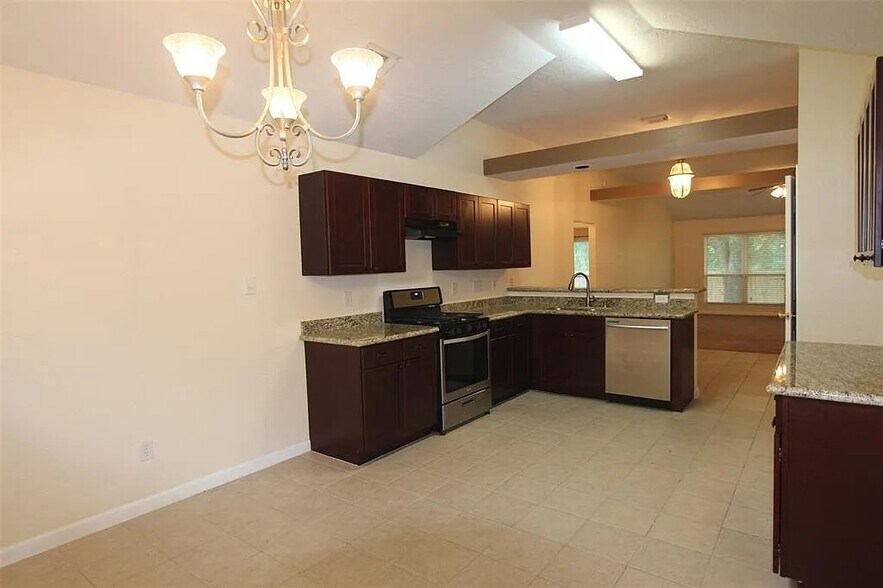 Building Photo - 22715 Bridgewater Dr