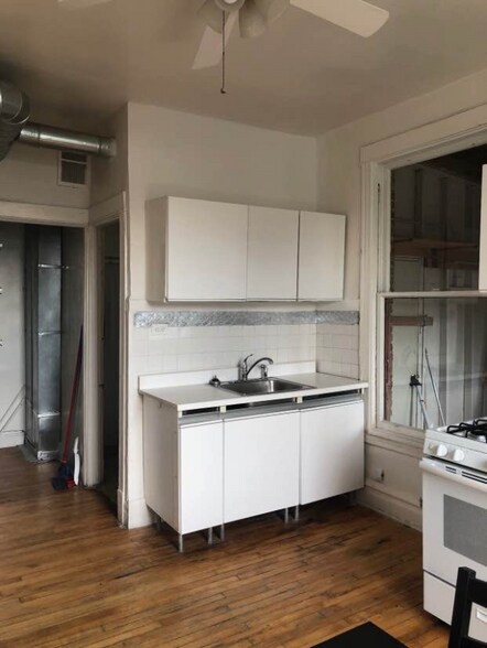 Building Photo - 2908 N Wisner Ave