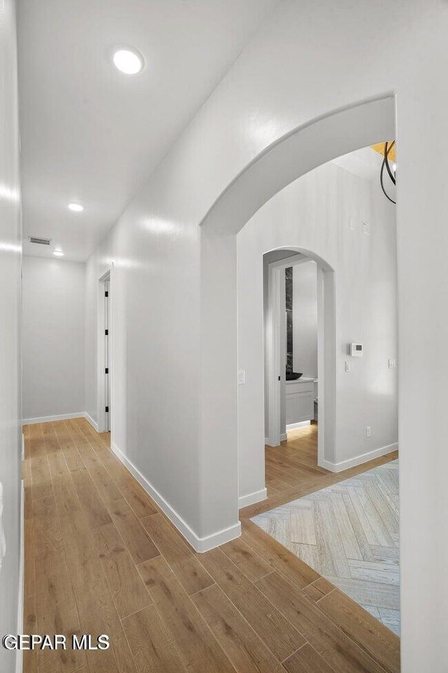 Building Photo - 7305 Cimarron Rim Dr