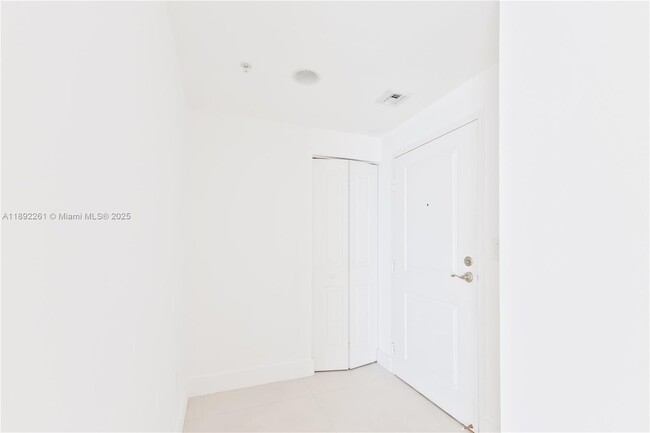 Building Photo - 7900 Harbor Island Dr