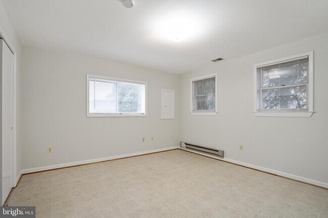 Building Photo - 8729 36th Ave