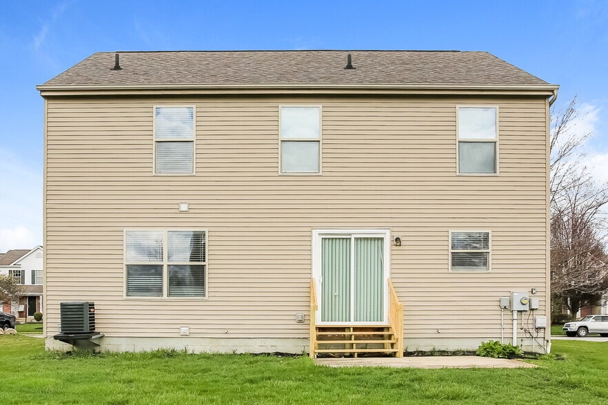 Building Photo - 353 Flat River St