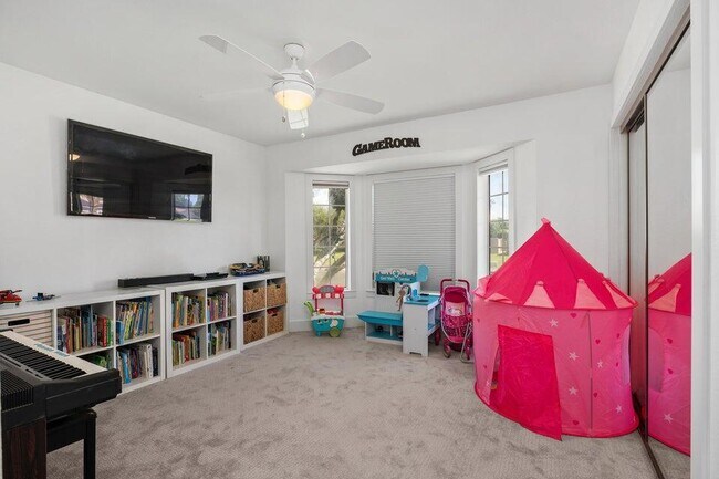 Building Photo - 39369 Regency Way