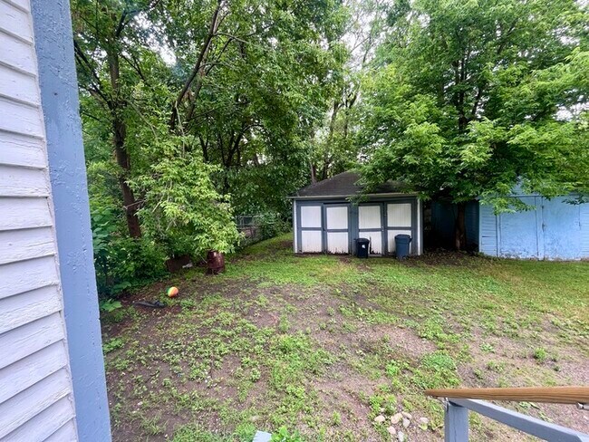 Building Photo - Newly Renovated Single Family Home!