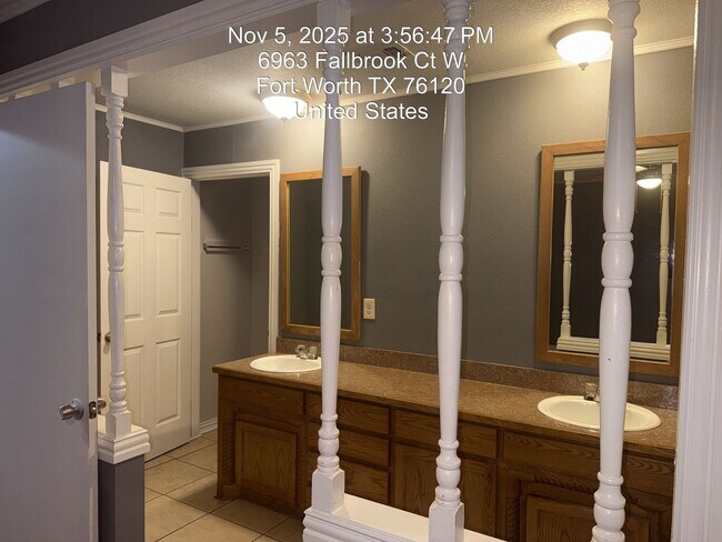 Building Photo - 6963 Fallbrook Ct W