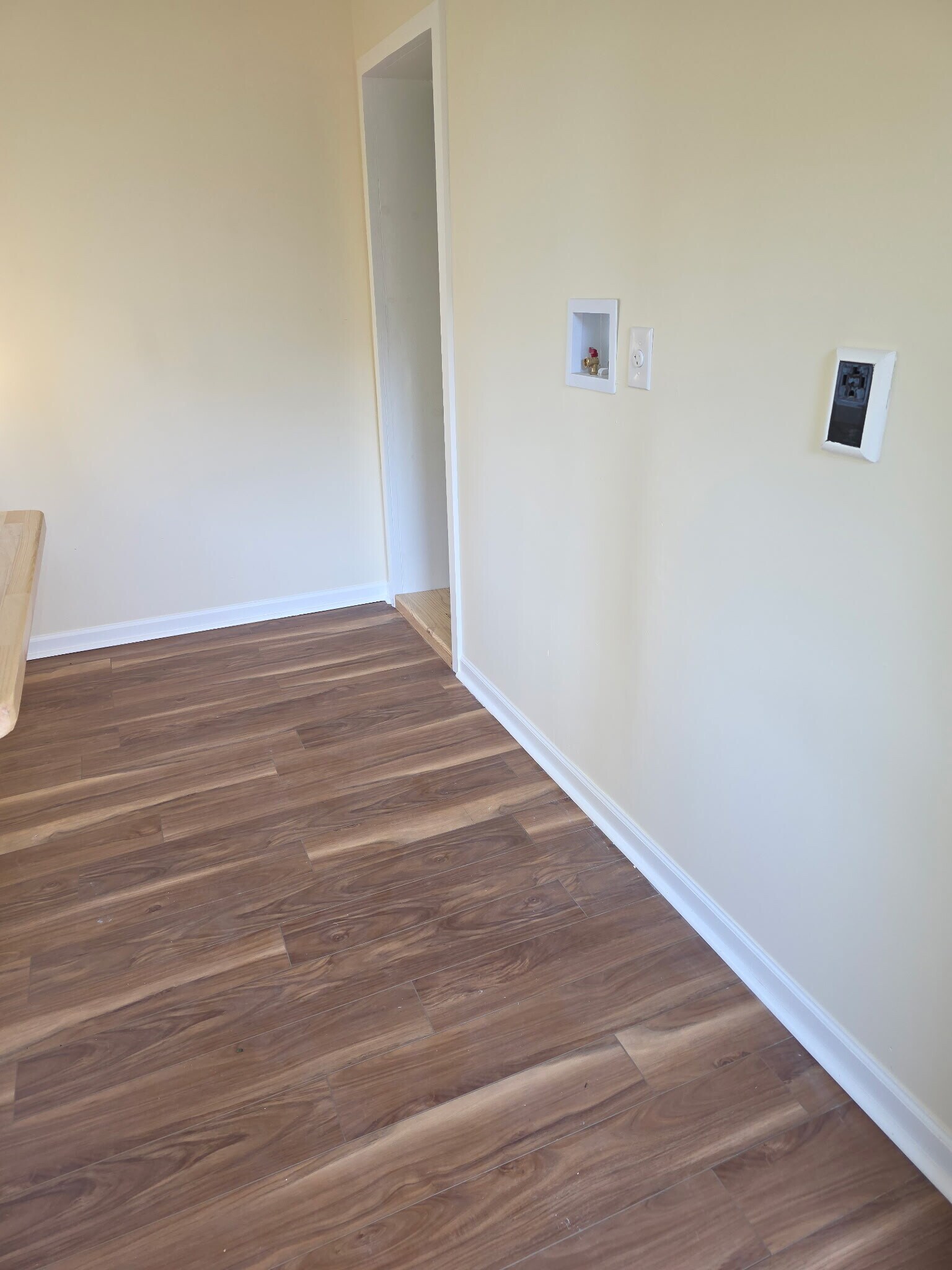 Building Photo - 498 Clarendon St