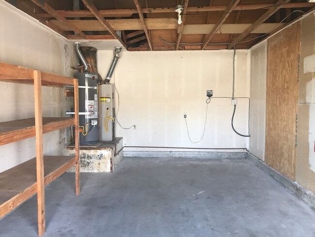 Building Photo - Unbeatable Charm in Camarillo's Colony