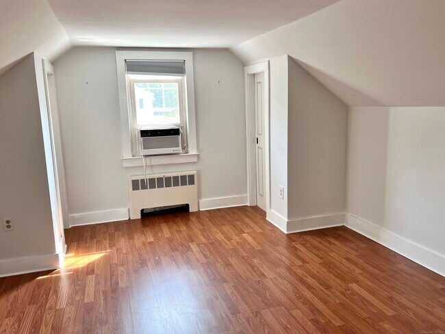 Building Photo - 7 Chesebro Ln