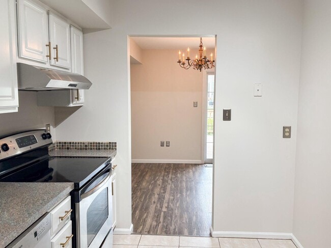 Building Photo - 180 Deer Run Ct