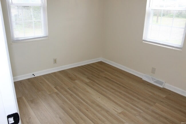 Building Photo - 1716 S Walnut Ln