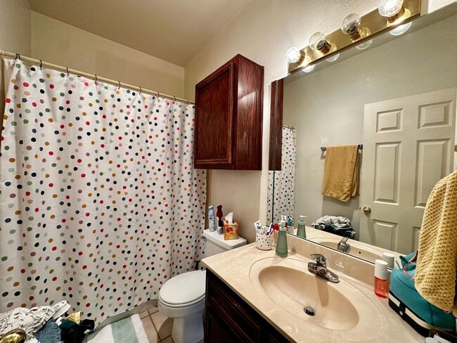 Building Photo - 4/4 Duplex Near Baylor!