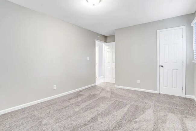 Building Photo - 10017 Edgebrook Ln