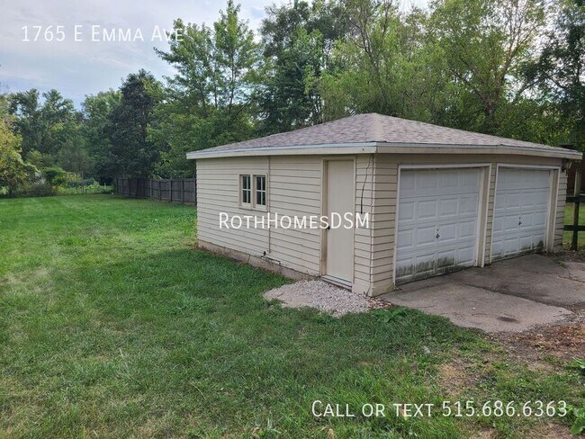 Building Photo - 1765 E Emma Ave