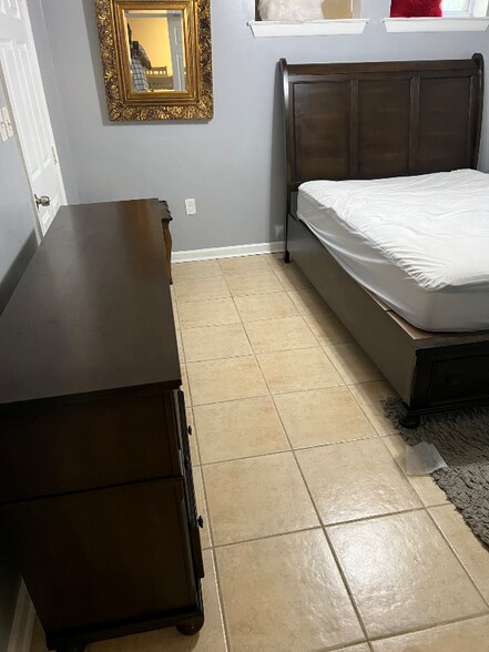 Building Photo - 8468 Imperial Dr