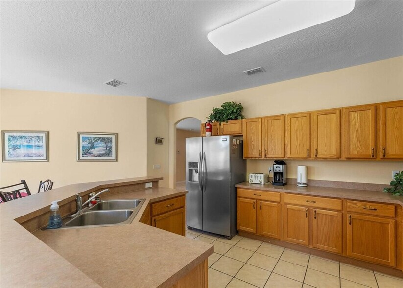 Building Photo - 229 Corvina Dr