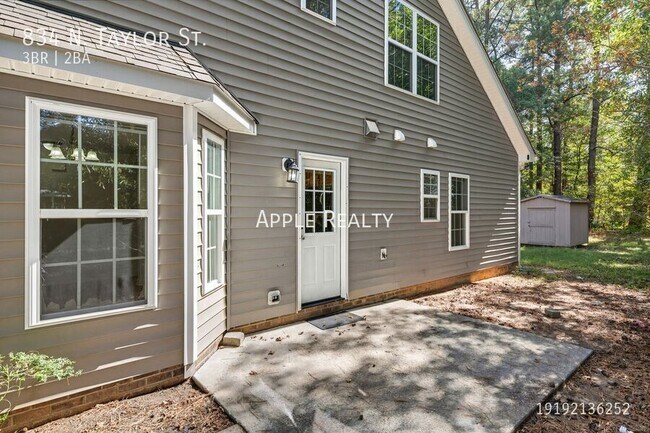 Building Photo - 834 N Taylor St