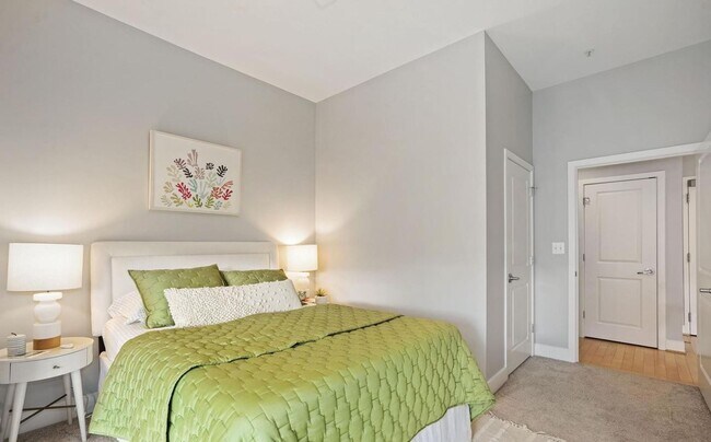 Building Photo - Very Nice Apartment Steps to Tenleytown Me...