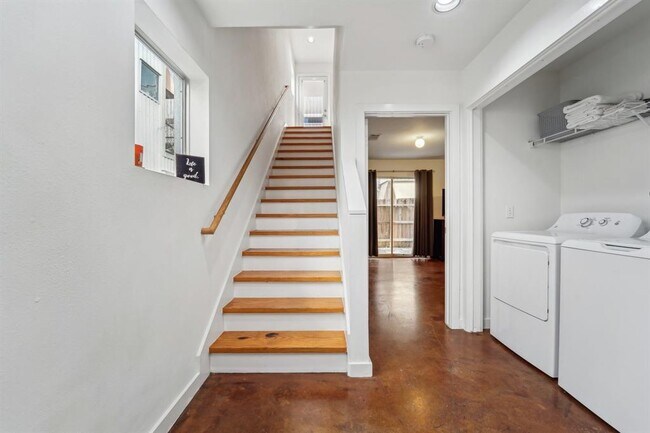 Building Photo - 6951 Ardmore St