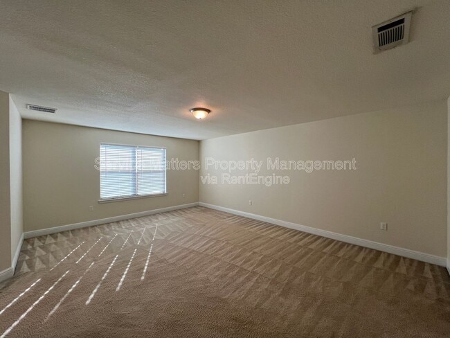 Building Photo - 7037 Season Dr