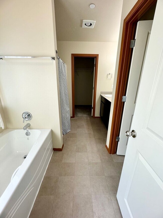 Building Photo - Nice Home in Bremerton!