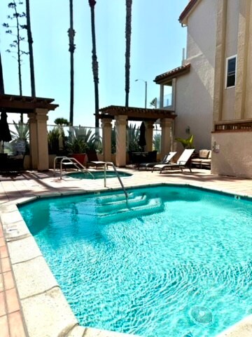 Community pool and spa - 1400 Pacific Coast Hwy