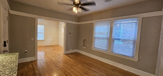 Building Photo - 1850 W 48th St