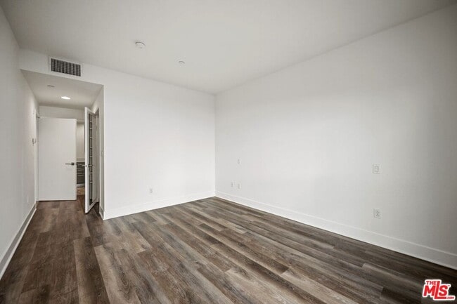 Building Photo - 11818 Dorothy St