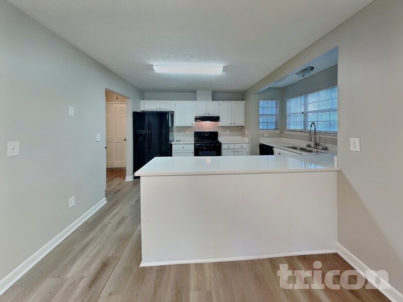 Building Photo - 1897 Falls Cove