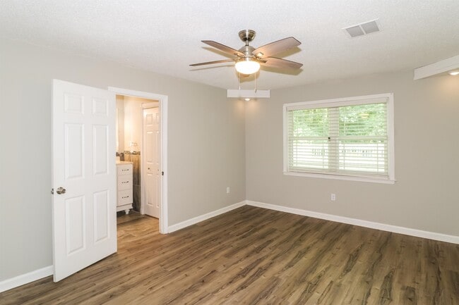 Building Photo - 5707 Heartwood Dr