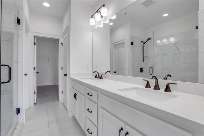 Building Photo - 6651 Sterling Dr