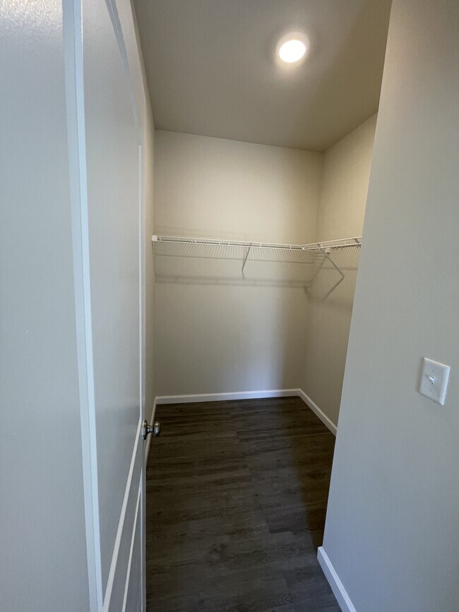 Building Photo - 221 Harmony Mdws Ct