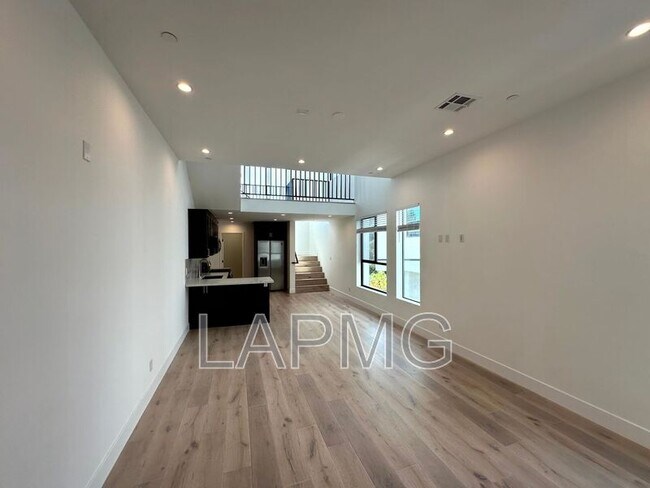 Building Photo - 3414 London St